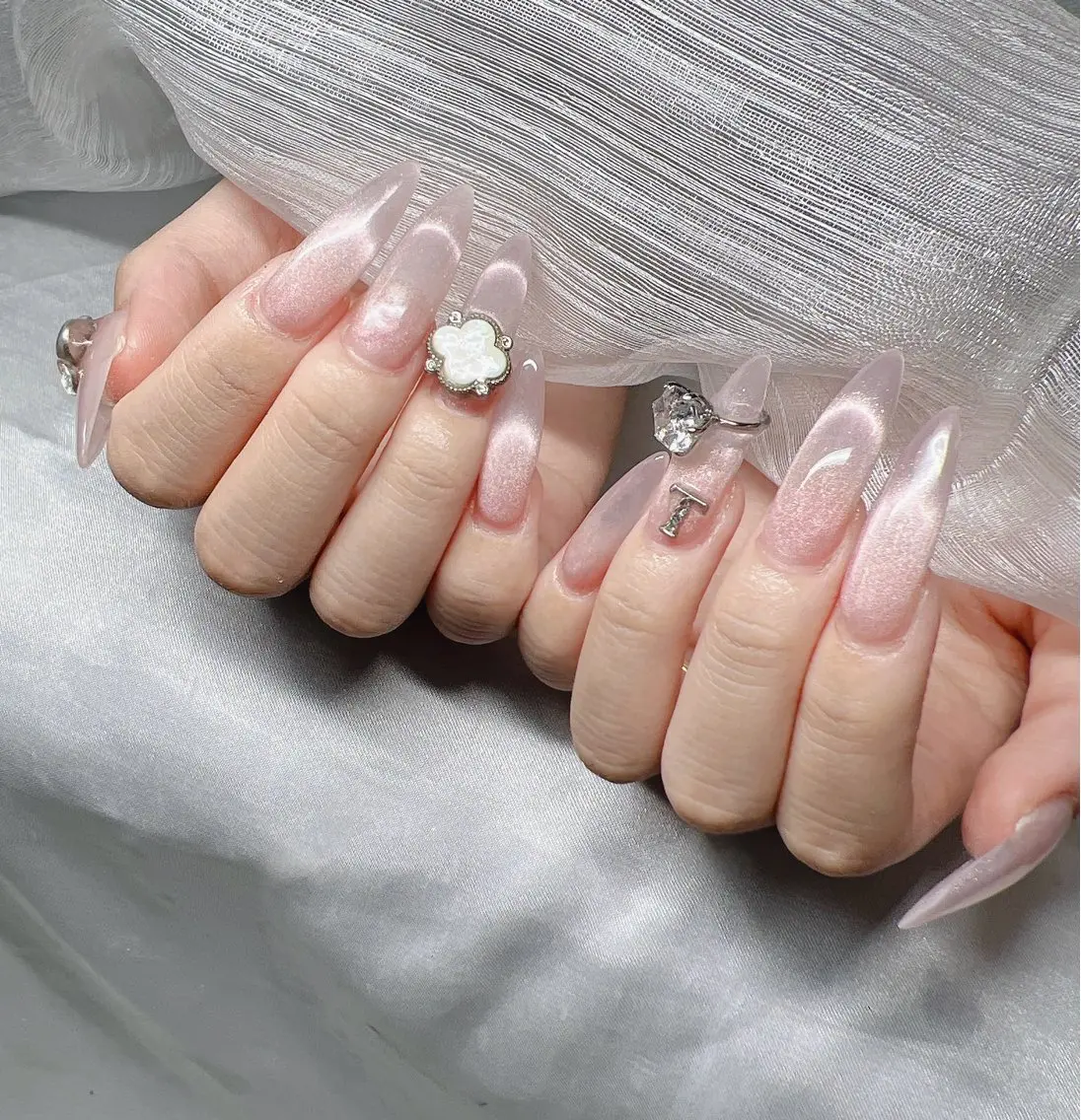 ネイル ハンドネイル Lee Nailsのネイルデザイン