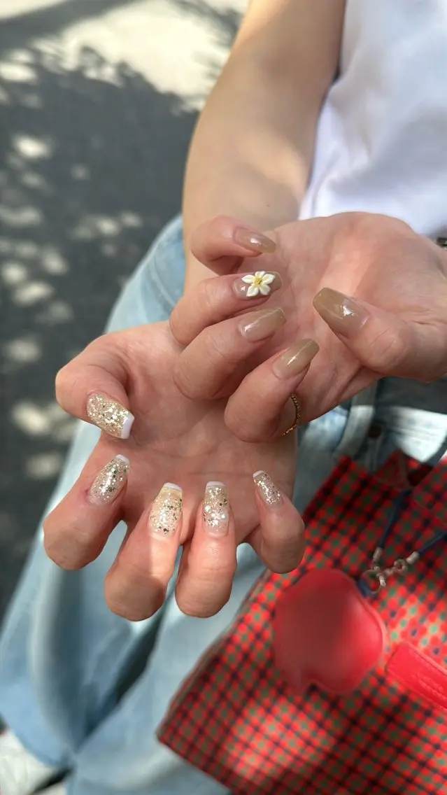 ネイル フラッシュネイル フラッシュマグ フットネイル フレンチネイル 韓国ネイル ハンドネイル SAKU nail 作島茜のネイルデザイン