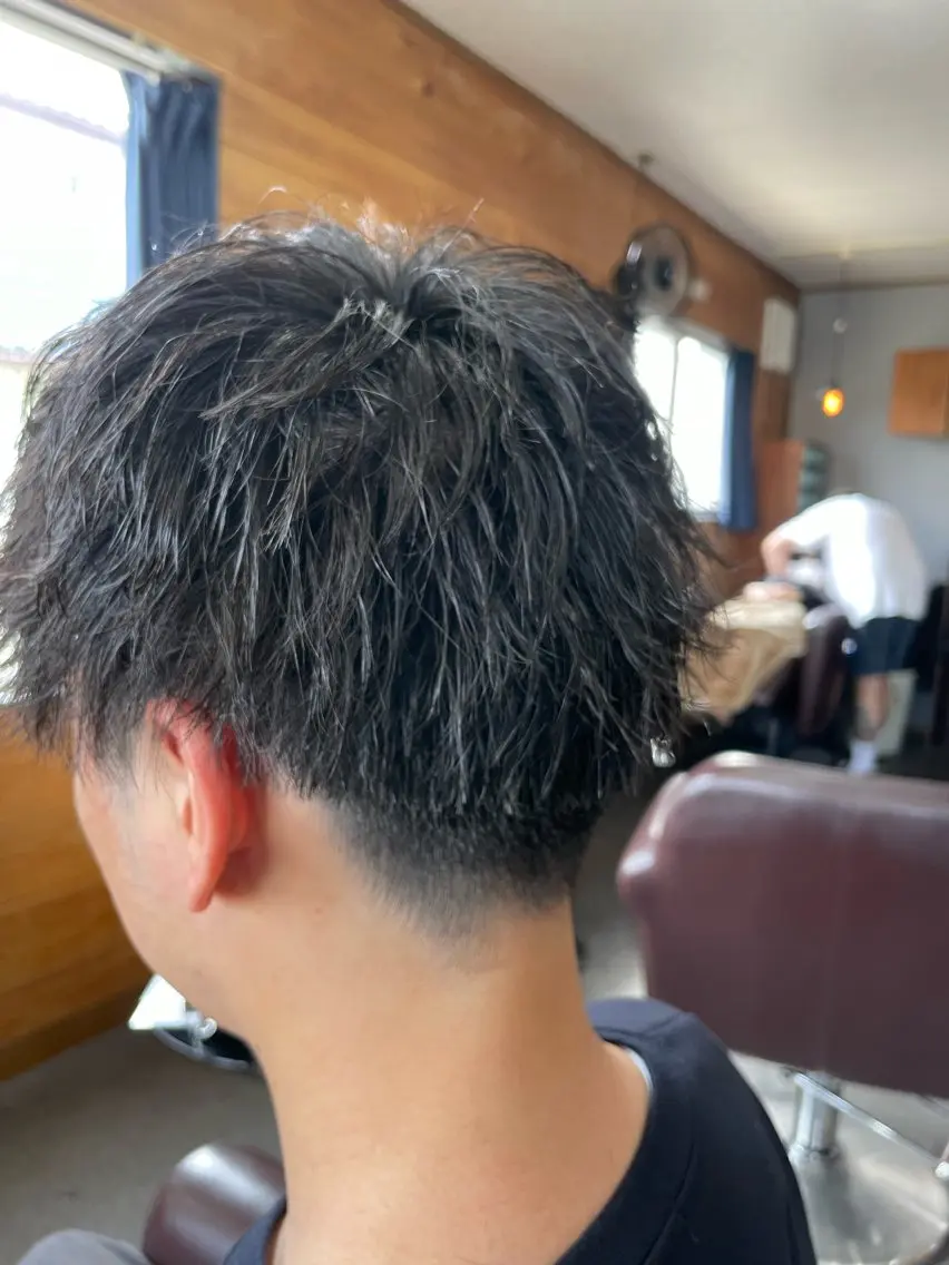 ショート パーマ メンズ ツーブロック 小島 直哉のヘアスタイル