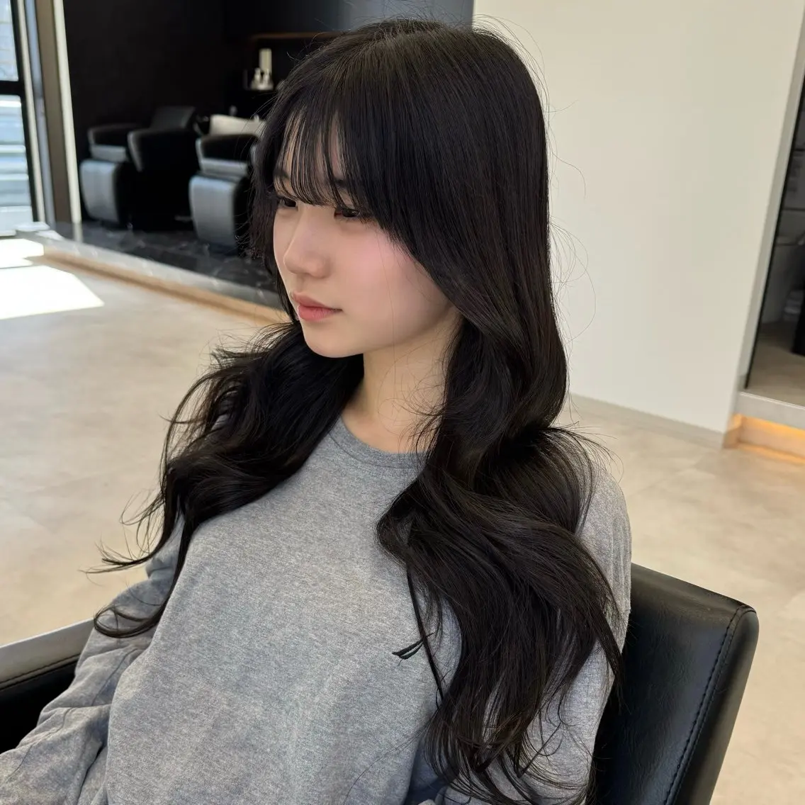 ロング カラー ブリーチ ダークグレー ダークグレージュ グレージュ ブリーチなしカラー ヘアカラー エクステ ベージュ/エクステ /職人/KENTAのヘアスタイル