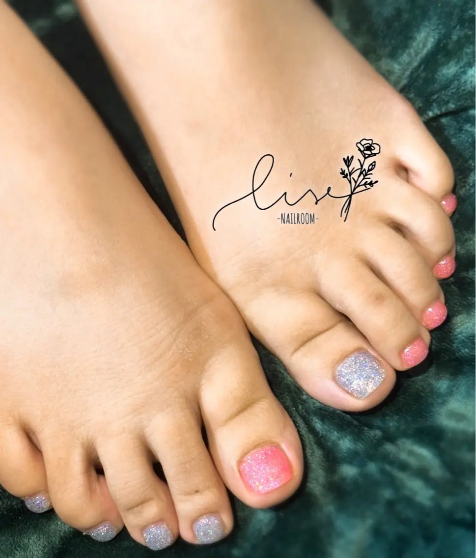 ネイル フットネイル Lise ﾘｾﾞ ﾈｲﾙﾙｰﾑのネイルデザイン