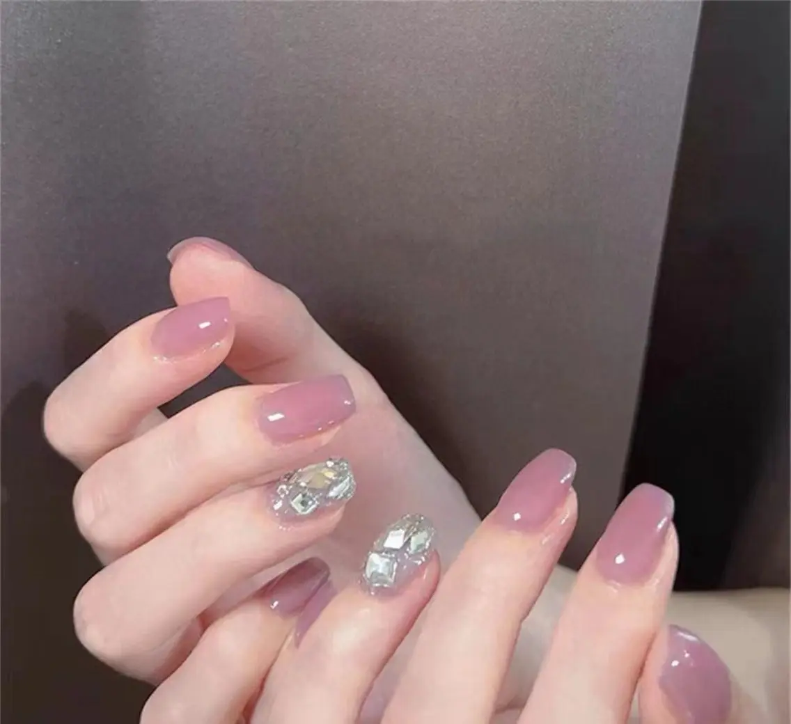 ネイル H3 Nail シロのネイルデザイン