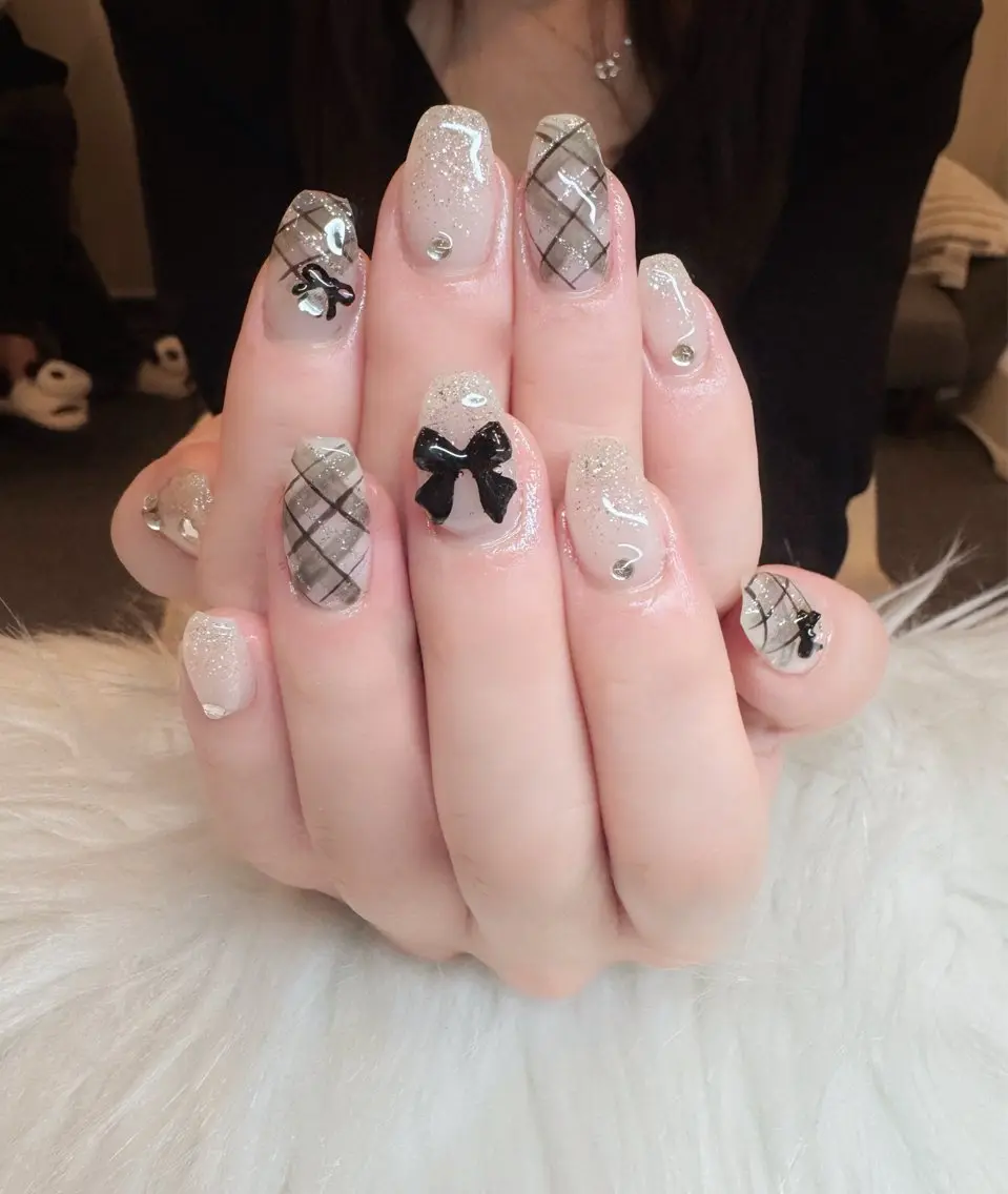 ネイル ボルドー ブラウン チークネイル ドット フットネイル ハンドネイル RUBY Nail 日暮里店のネイルデザイン
