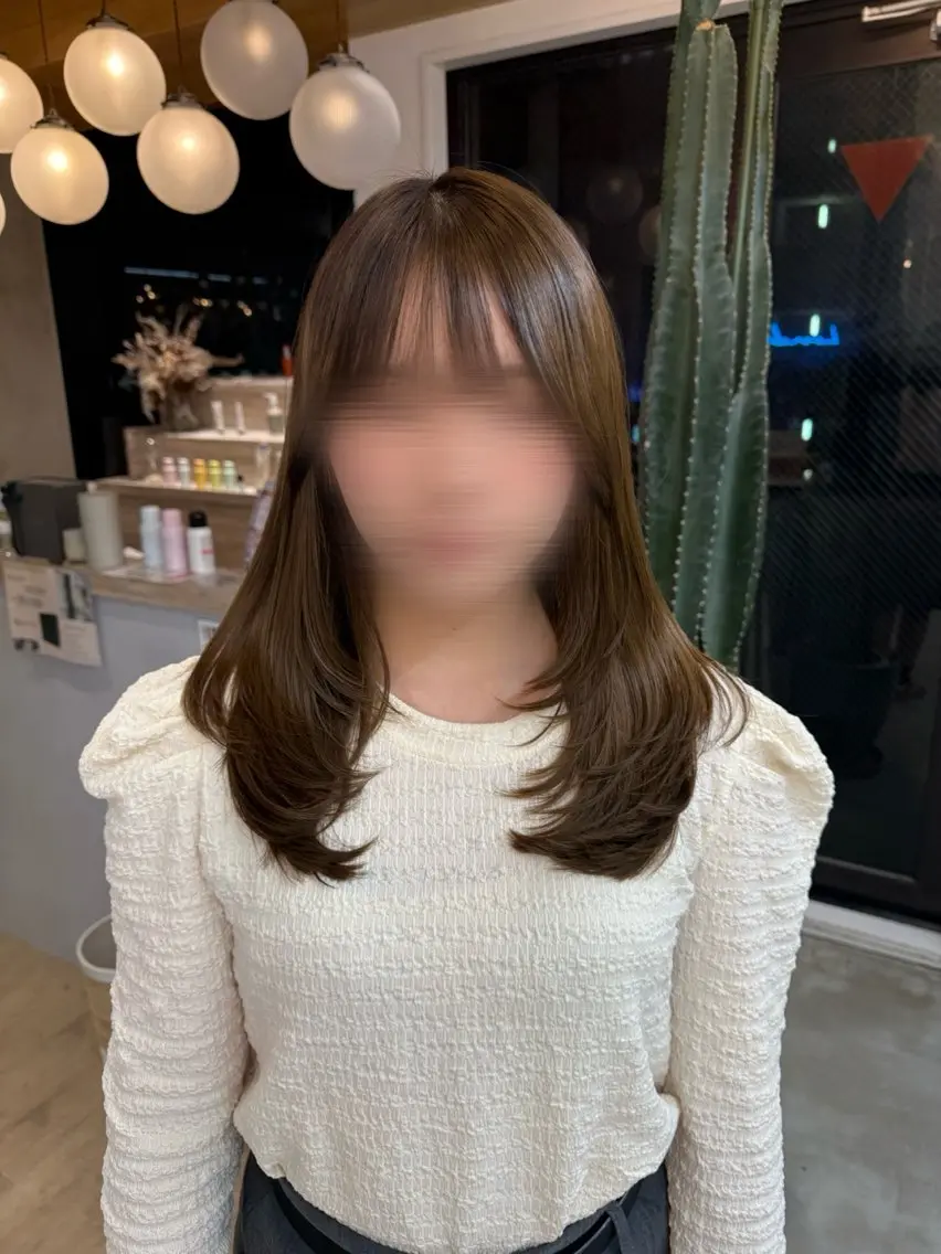 セミロング りな💗垢抜け前髪/ レイヤー💗縮毛矯正のヘアスタイル