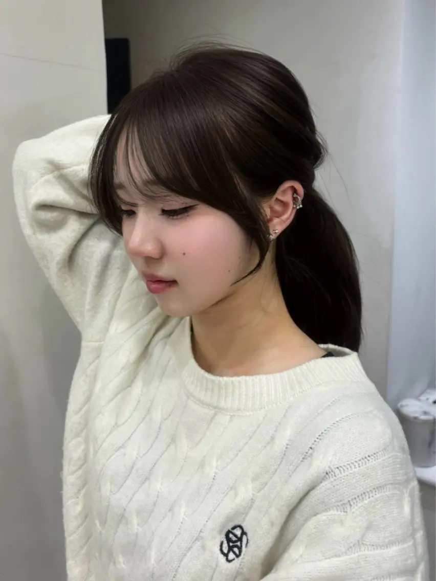 ロング 顔まわりレイヤー 顔周りカット ハッシュカット 髪質改善 韓国風ヘア 岡田 聖蘭のヘアスタイル