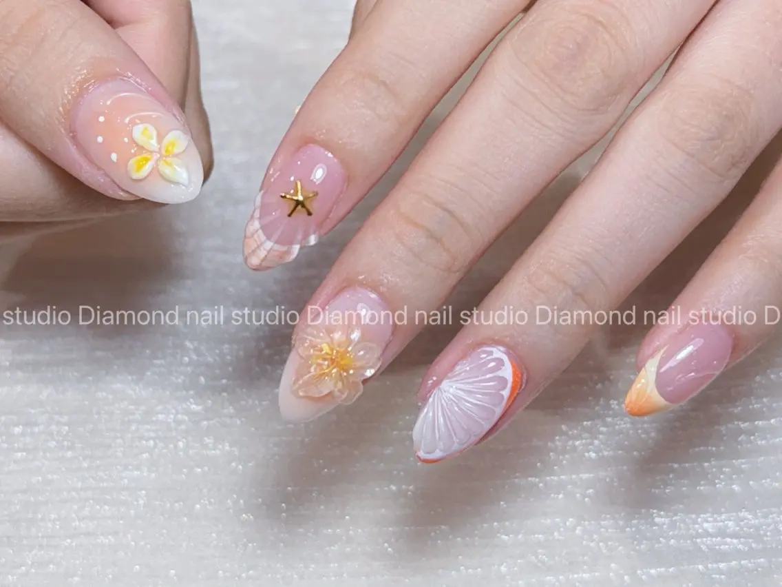 ネイル アートネイル オーロラネイル フラッシュネイル ガーリー キラキラネイル ハンドネイル Una NAILMANAMIのネイルデザイン