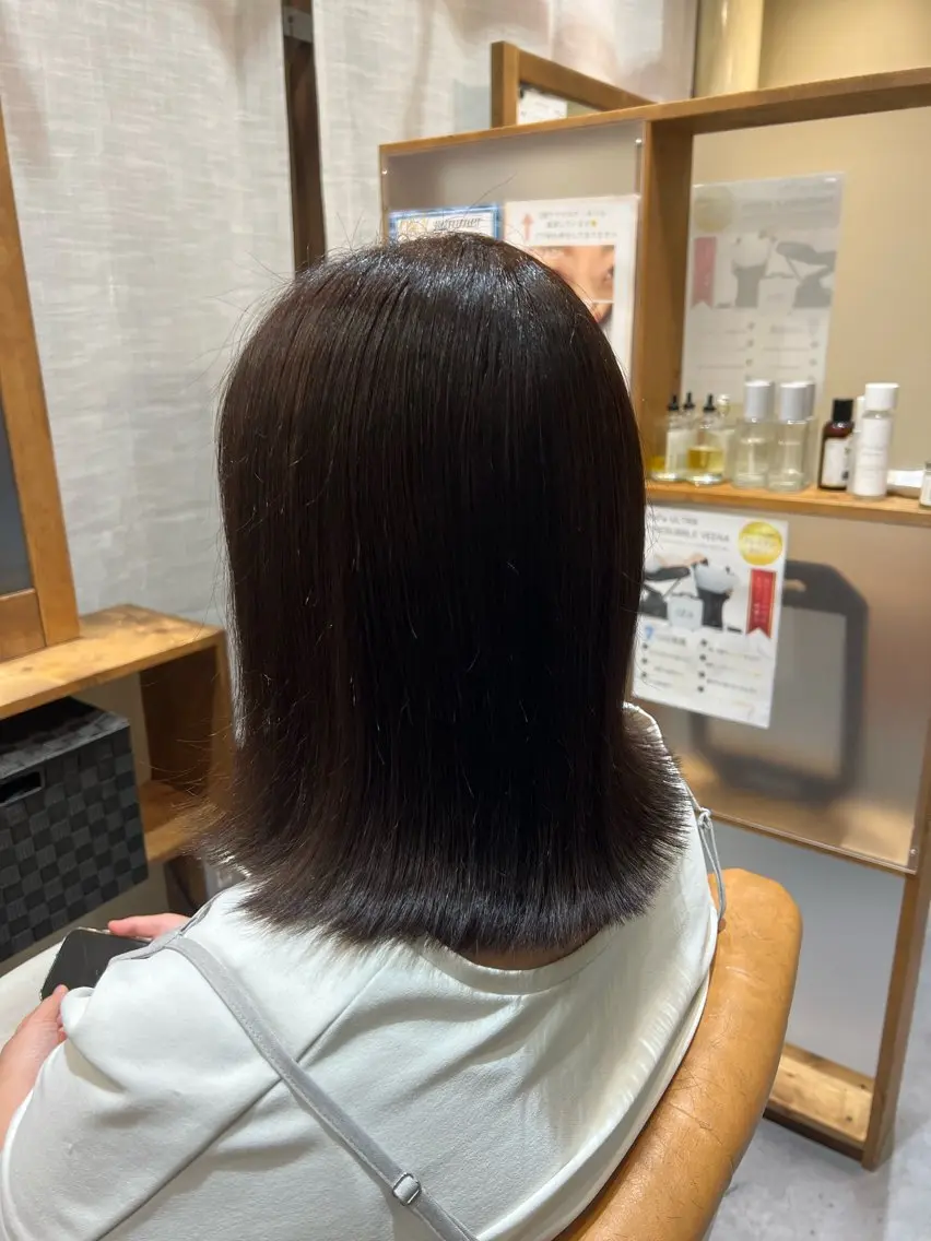 ミディアム カラー 外ハネヘア 石黒 理々花のヘアスタイル