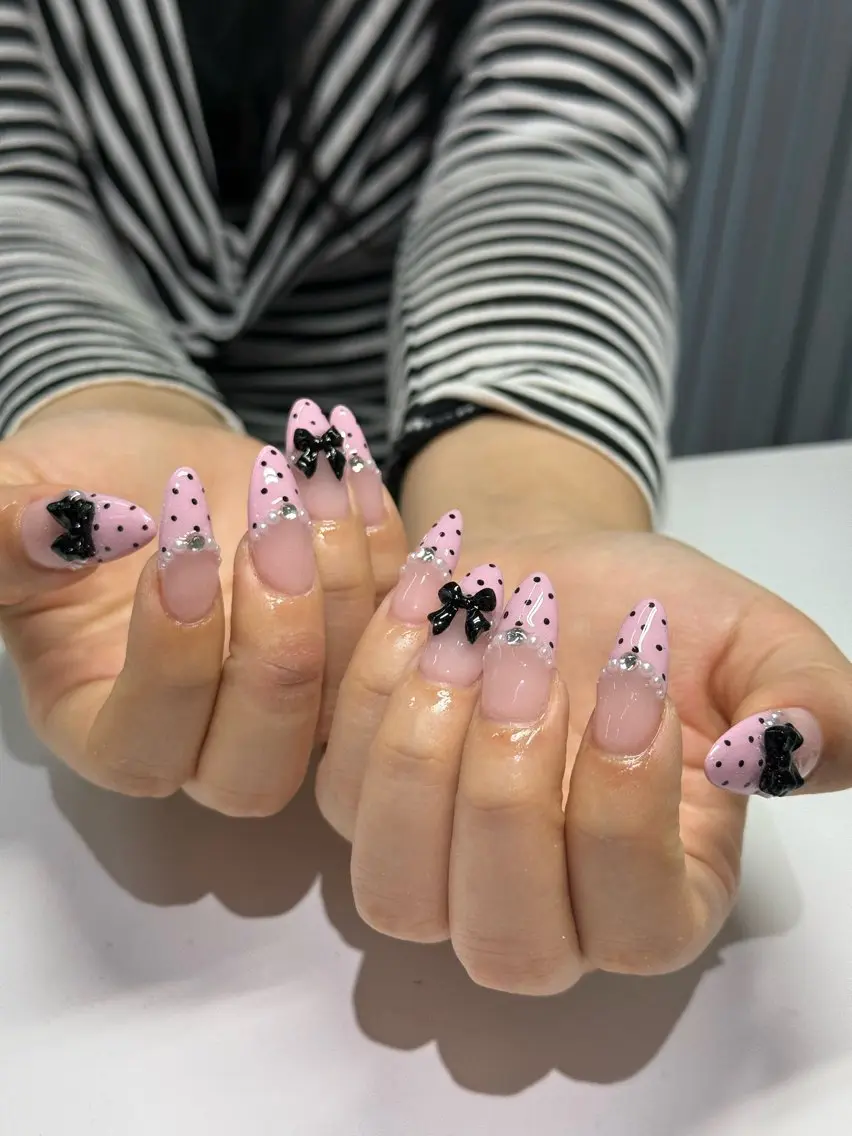 ネイル ドット フレンチネイル ハンドネイル WOLTOKYO渋谷 yunaのネイルデザイン