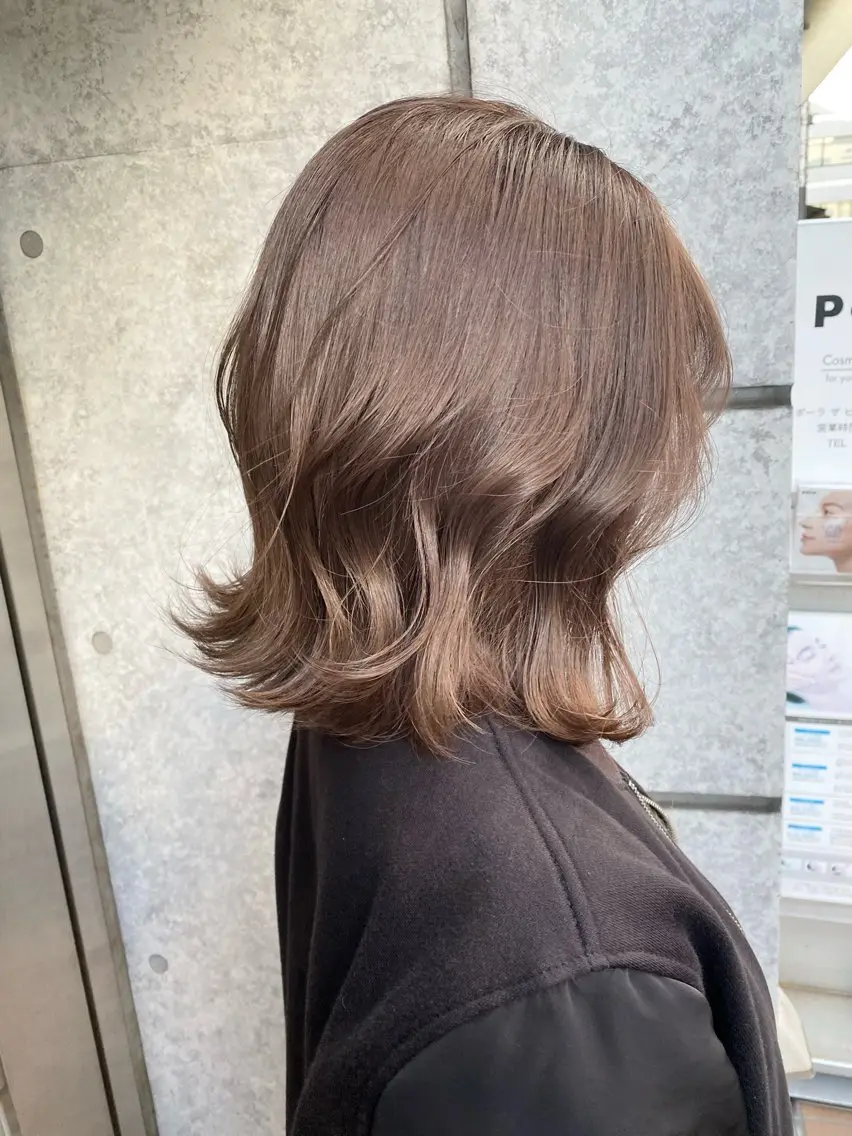 ミディアム カラー パーマ ヘアアレンジ ベージュカラー ミルクティーベージュ ボブ 外ハネヘア 👑指名率No.1 👑坂口飛翔のヘアスタイル