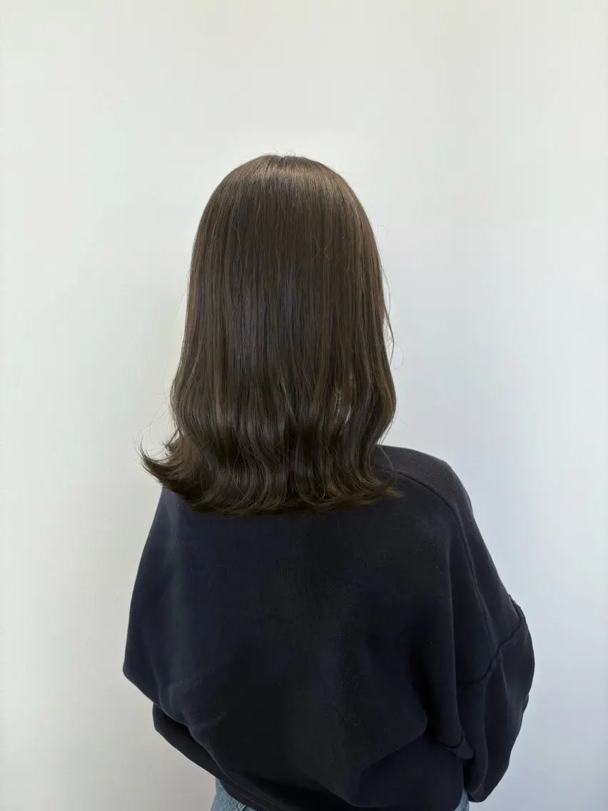 ミディアム カット ヘアカラー トリートメント Takane .のヘアスタイル