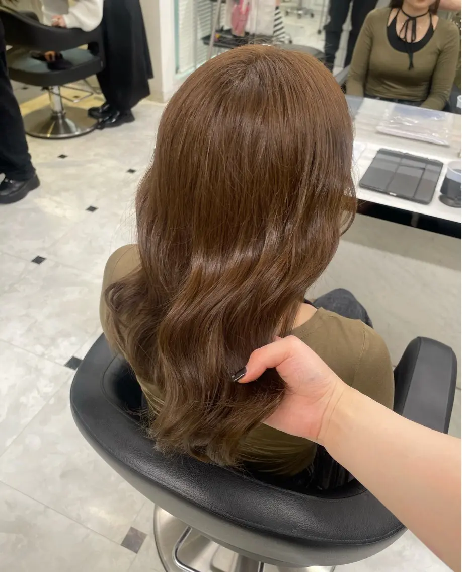 ミディアム カット 縮毛矯正 うる艶トレンドヘア 🕊️上野BABYのヘアスタイル