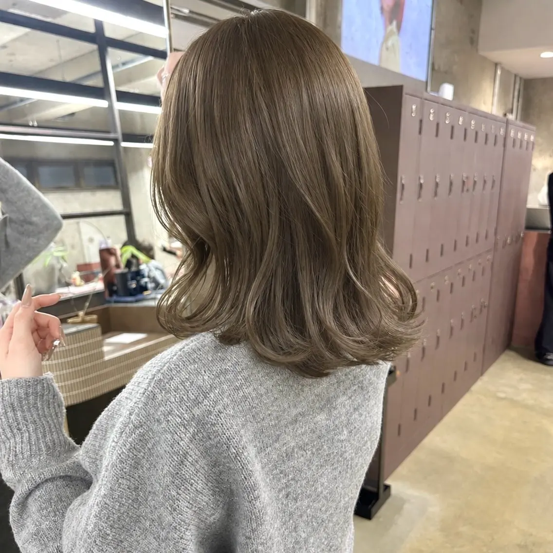 ミディアム カラー ベージュカラー 透明感カラー オリーブベージュ カット ヘアカラー 伊藤ほのか/柔らかパ ーマ/酸性ストレートのヘアスタイル