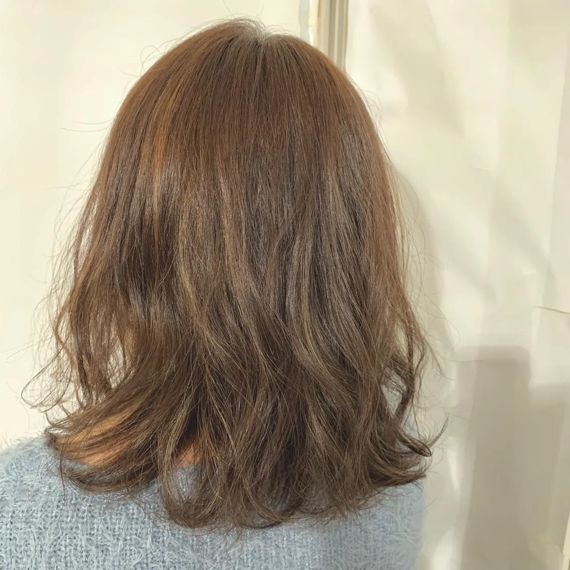 ミディアム カラー 透明感カラー ハイライトカラー ハイライト 加藤 綾華のヘアスタイル