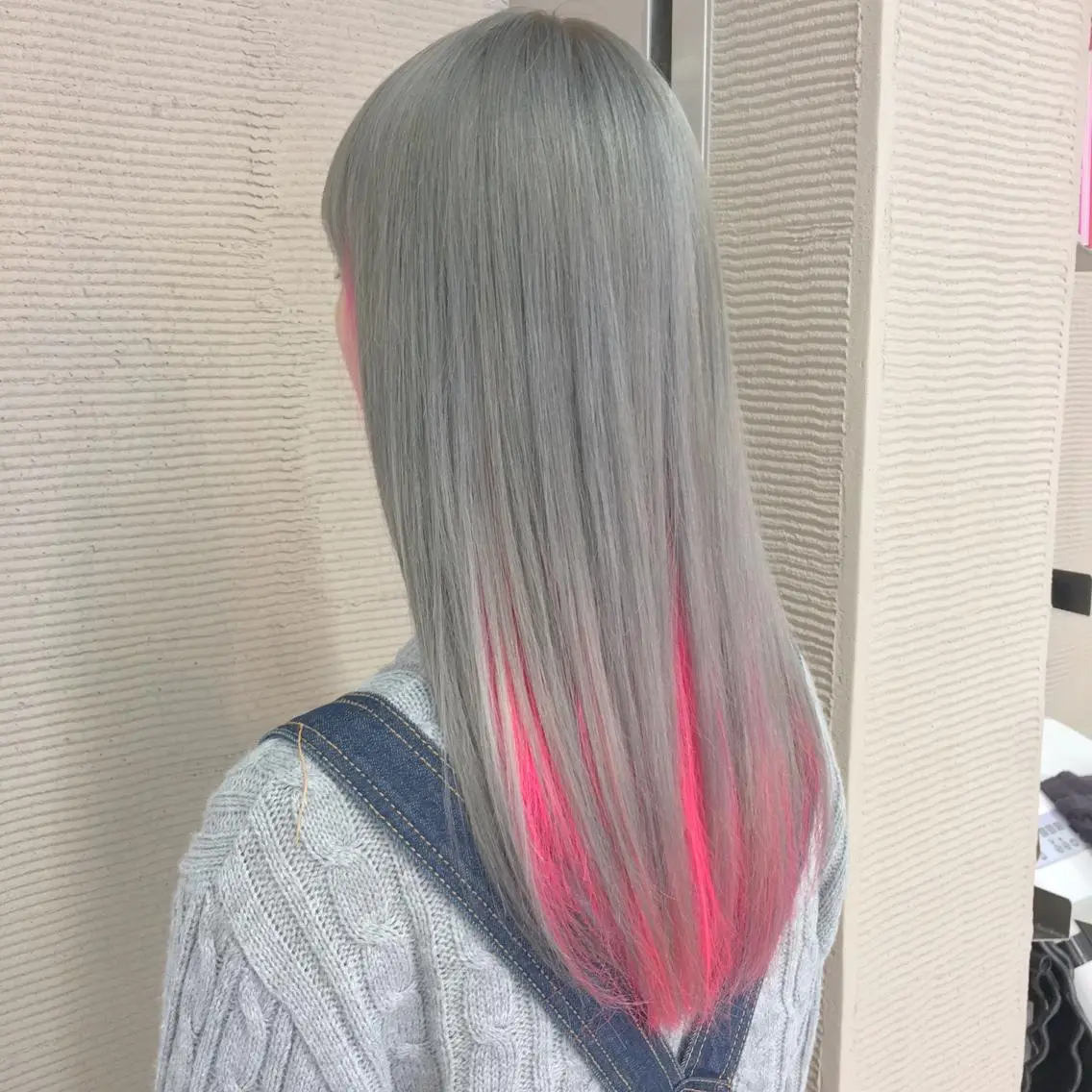 ロング カラー パーマ ヘアアレンジ ピンクカラー シルバー ハイトーン特化🤍 浦住のヘアスタイル