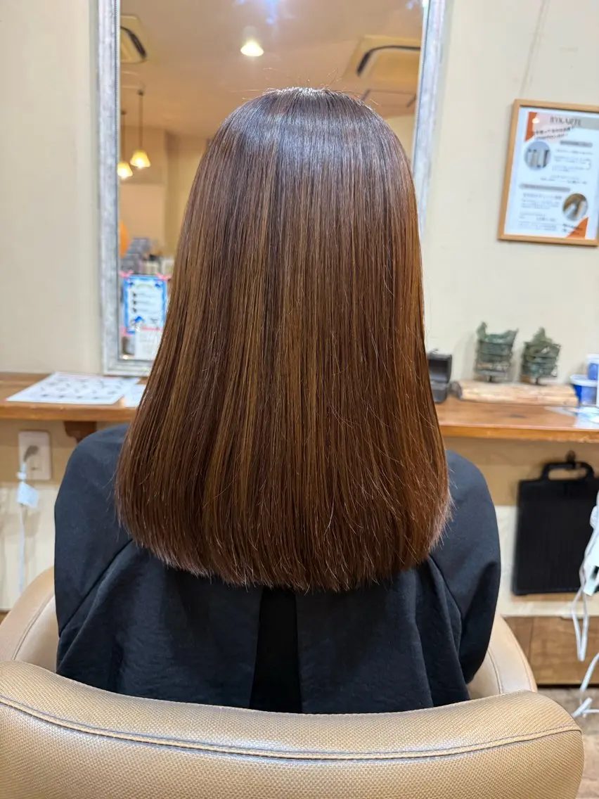 ミディアムヘアにされたい方(肩につくくらいから胸上くらいの間)の写真
