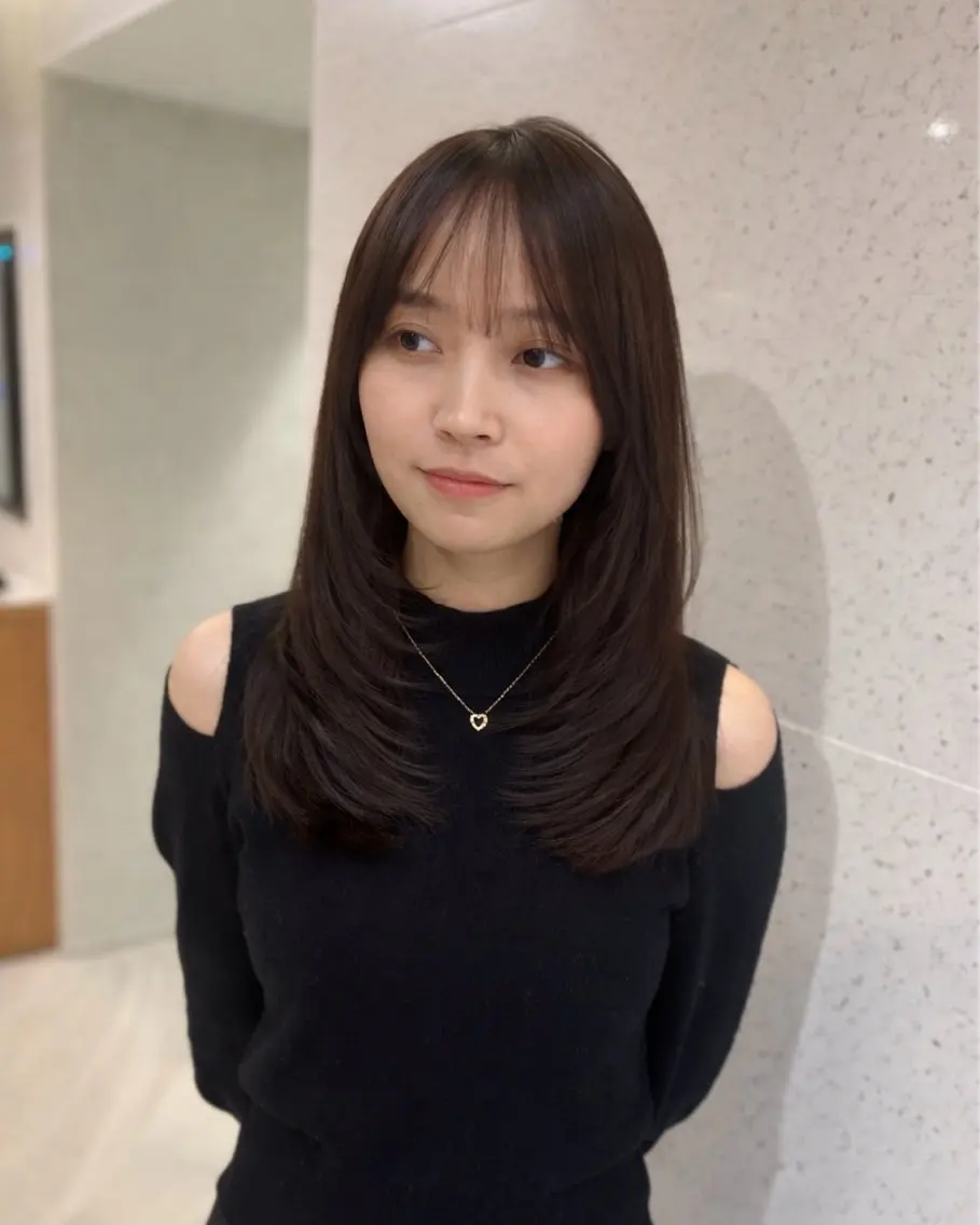 ミディアム カット ヘアカラー トリートメント ニュアンスパーマ／ レイヤー／茶屋町のヘアスタイル