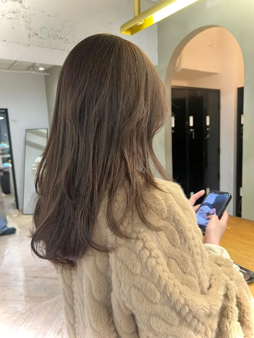 セミロング 外国人風カラー 似合わせレイヤー ＆縮毛矯正のヘアスタイル