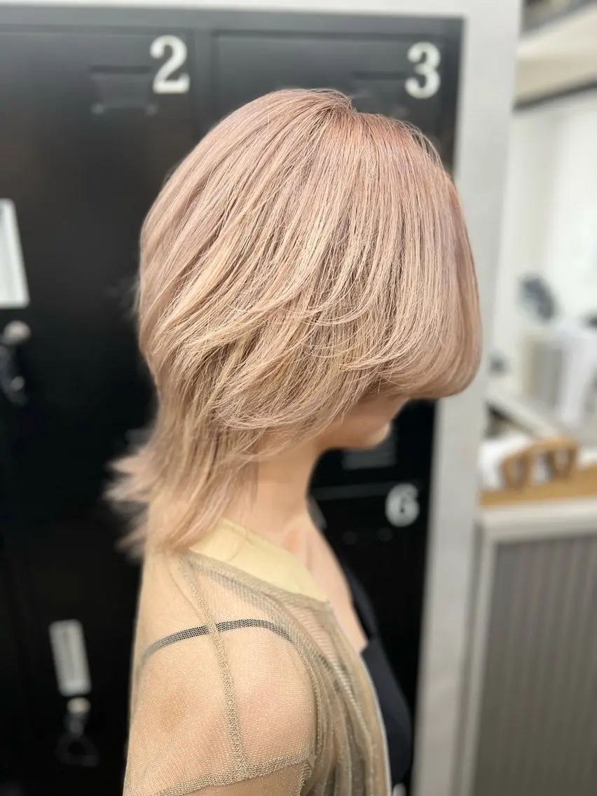 セミロング カラー ベージュカラー ブリーチ 透明感カラー ハイトーンカラー ミルクティーベージュ カット ヘアカラー 透明感カラー特化🫧 🦋栗原🦋のヘアスタイル