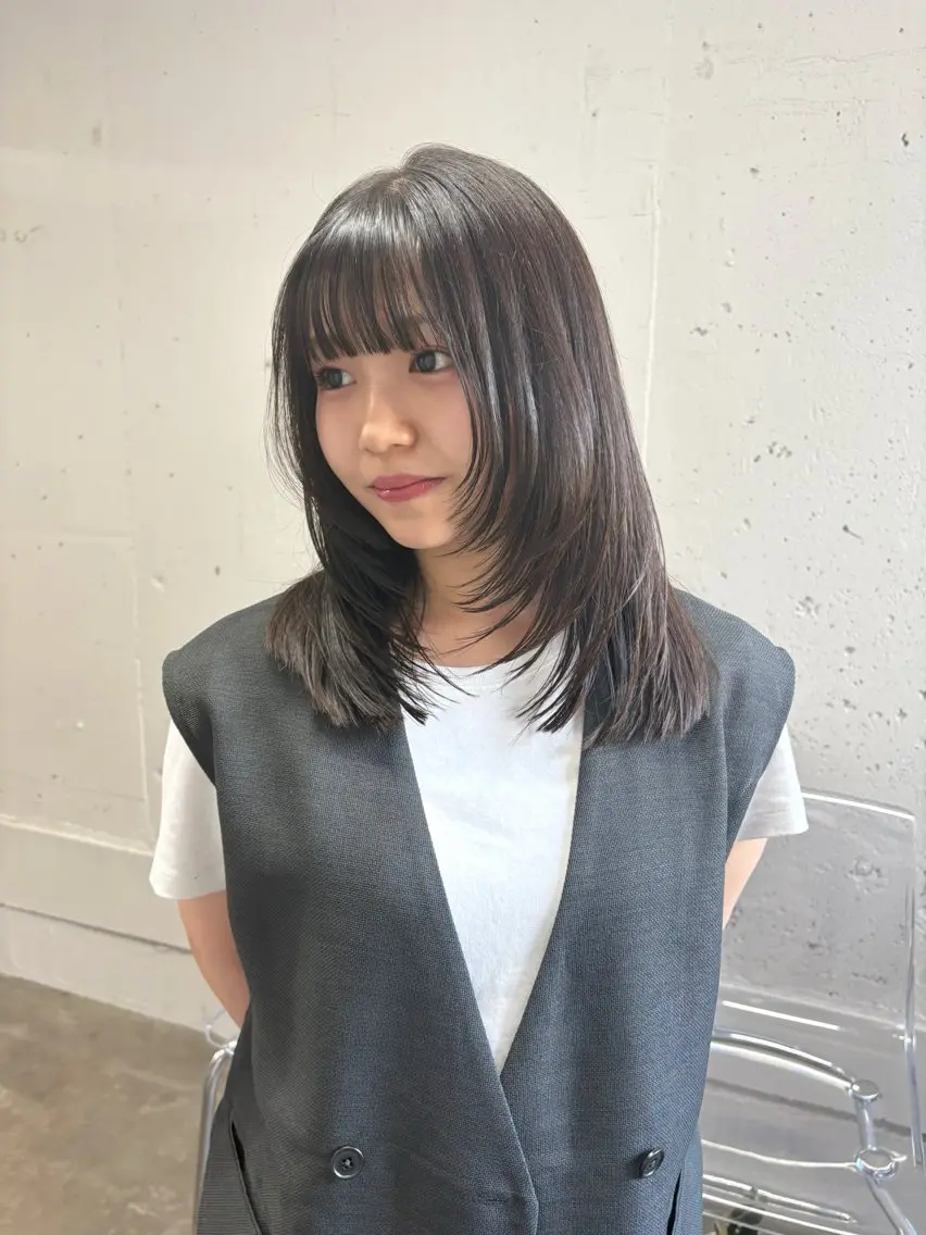 セミロング カット ヘアカラー ハッシュカット🎀 レイヤーカットのヘアスタイル