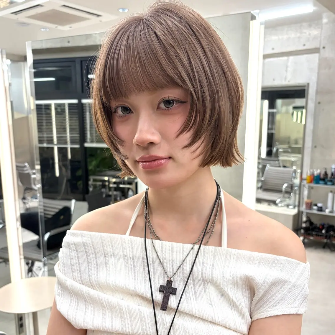 ショート ボブレイヤー ボブ レイヤーカット 似合わせカット カット ヘアカラー トリートメント 似合わせレイヤー ハッシュカットのヘアスタイル