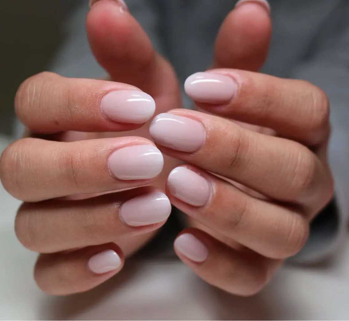 ネイル グラデーション シンプルネイル ホワイト ハンドネイル Baku Nailsのネイルデザイン