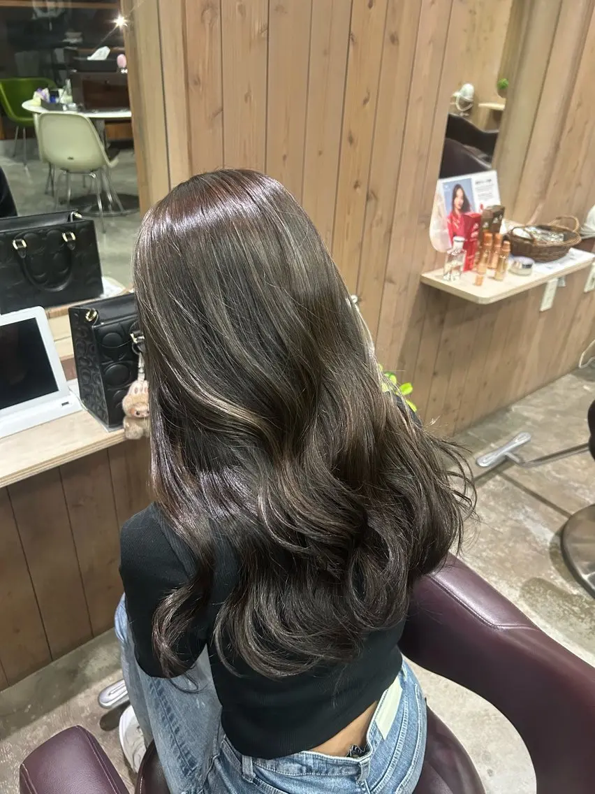 ロング カラー 透明感カラー ハイライトカラー ハイライト ヘアカラー 山本 真菜香のヘアスタイル