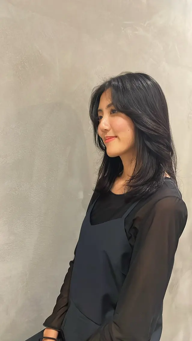 セミロング 都築 菜美のヘアスタイル