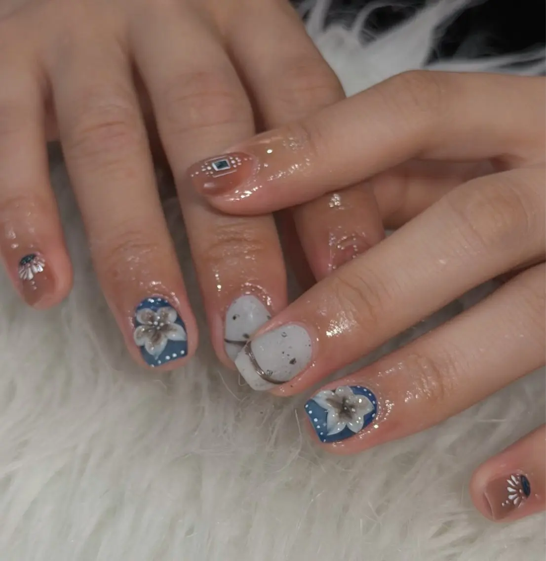 ネイル ハンドネイル フットネイル LAVISH nanamiのネイルデザイン