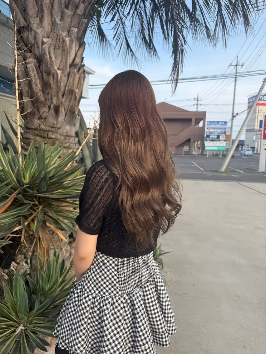 カラー malibu あいかのヘアスタイル