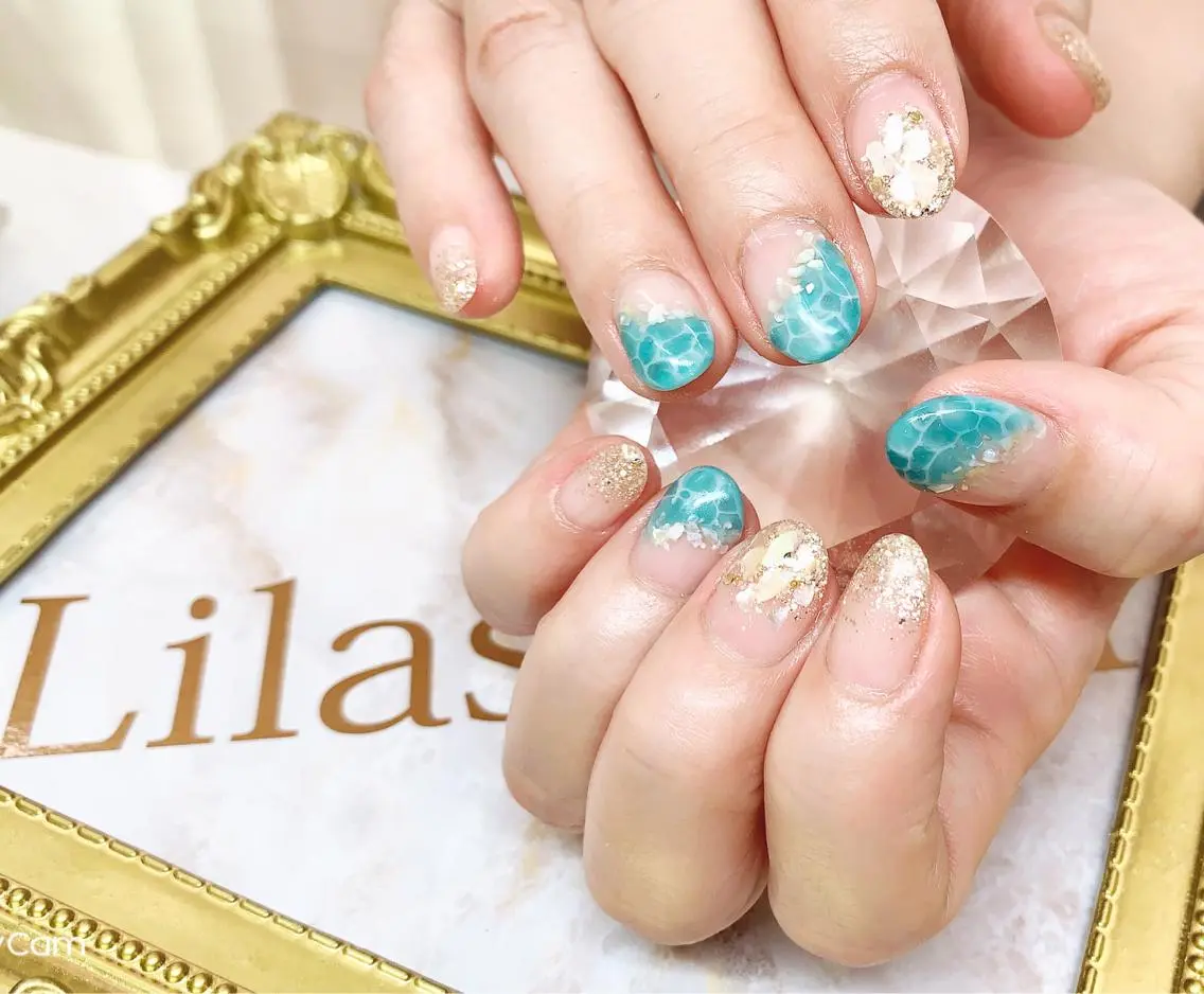 ネイル ブルー ジェルネイル ゴールド ハードジェル ラメ(グリッター) Lilas Nailのネイルデザイン