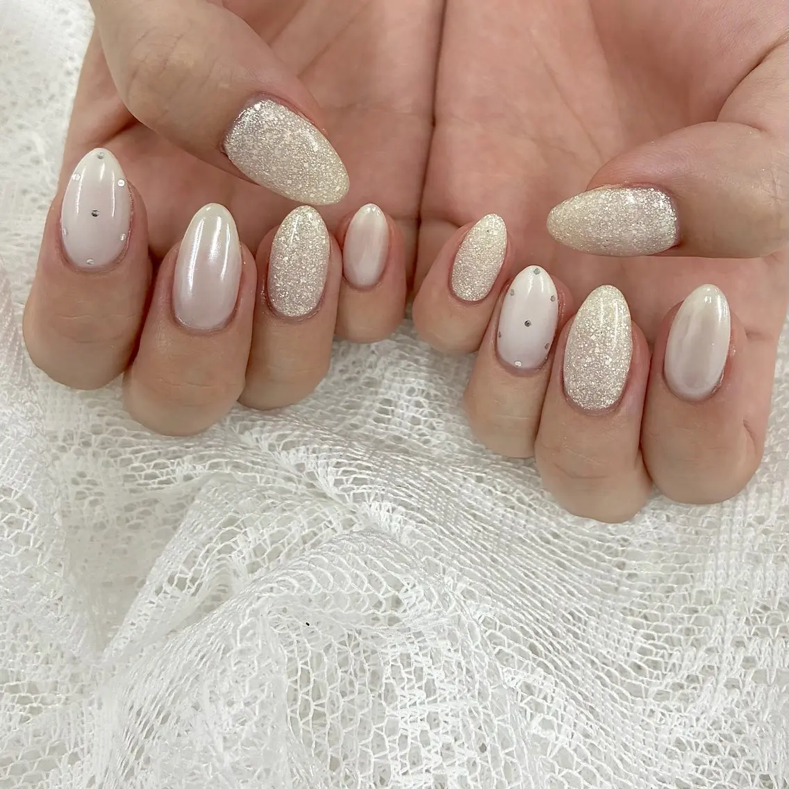 ネイル オーロラネイル ドット シンプルネイル ハンドネイル _white 上本町店のネイルデザイン