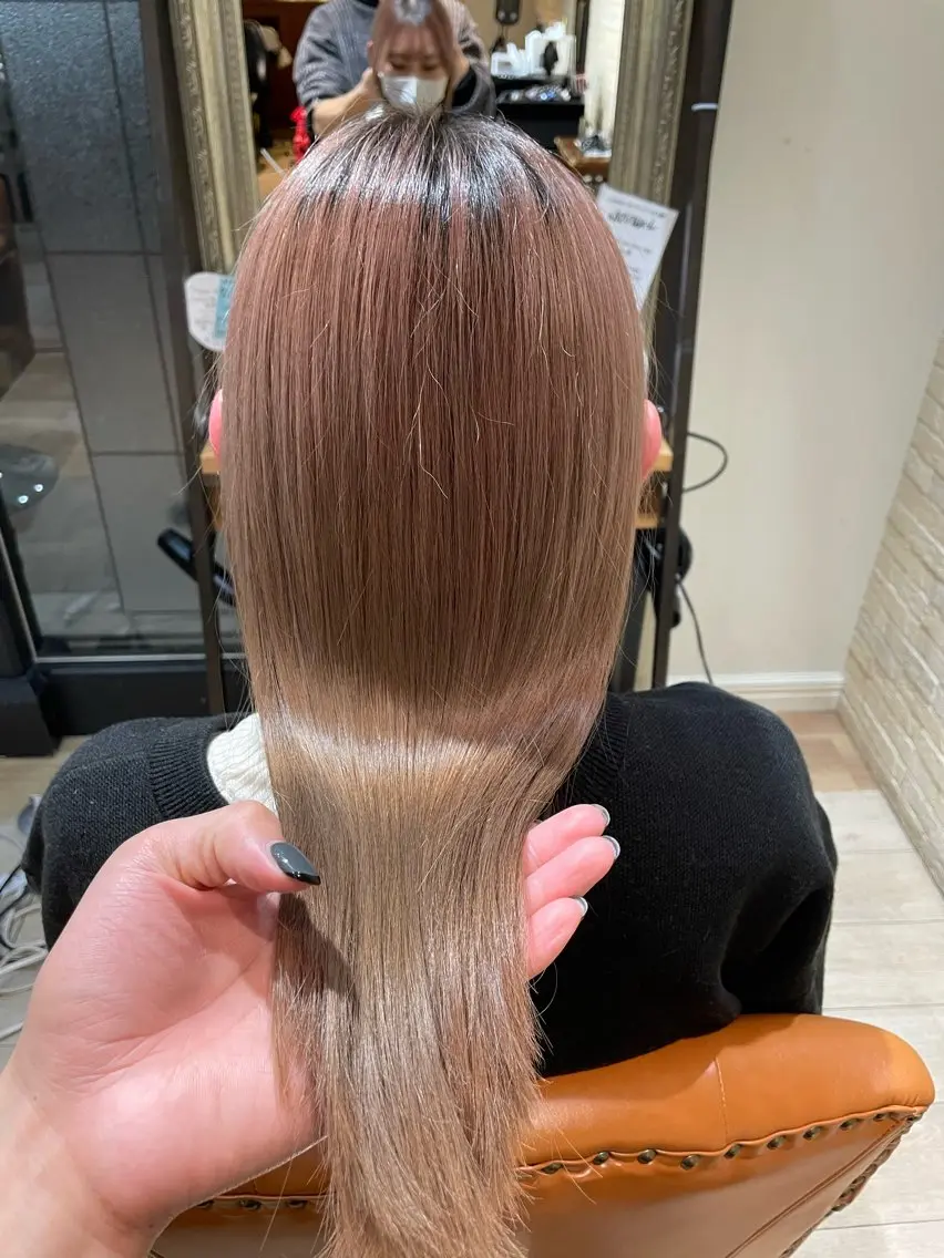カラー ヘアカラー トリートメント しおり🍬 KOKORO🤍のヘアスタイル