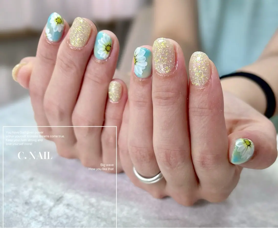 ネイル フットネイル グラデーション グリーン ミラーネイル ニュアンスネイル C.Nail &Eyeのネイルデザイン