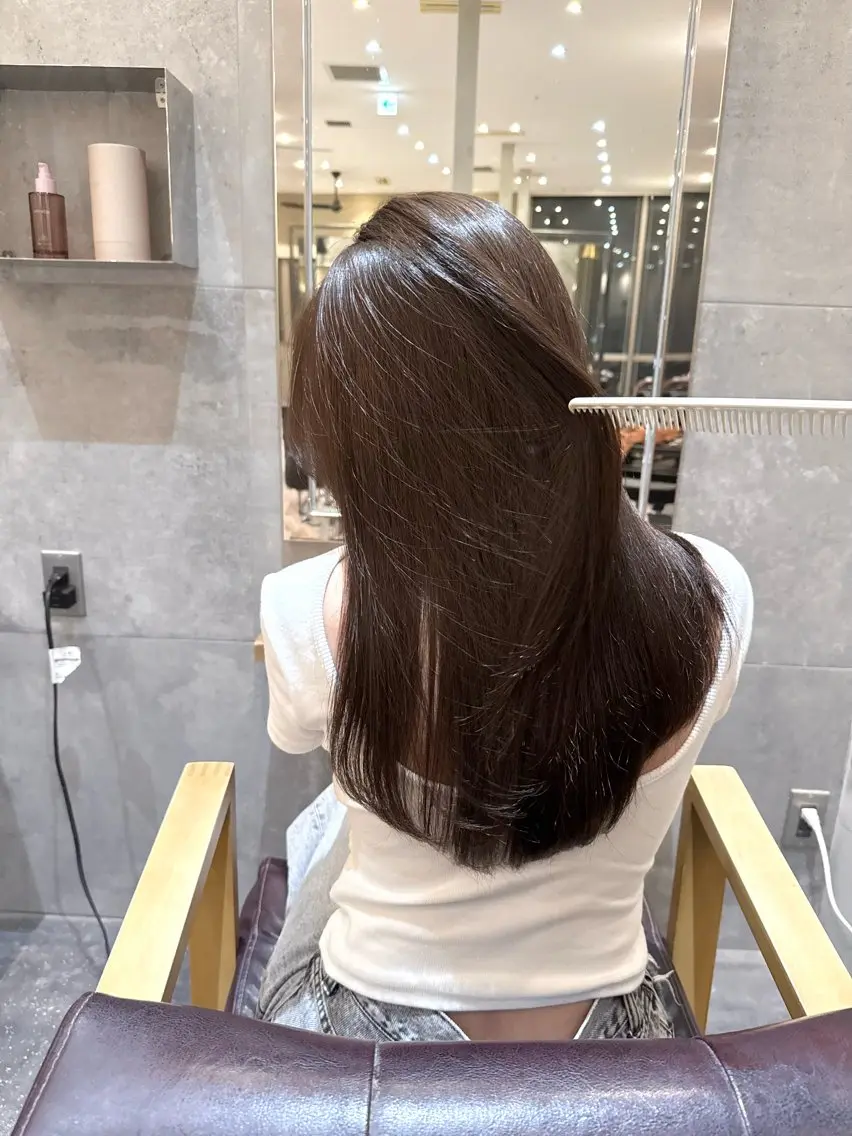 ロング ロングレイヤー チョコレートブラウン レイヤーカット ロング カット ヘアカラー トリートメント レイヤーカット× 髪質改善カラー 片山のヘアスタイル