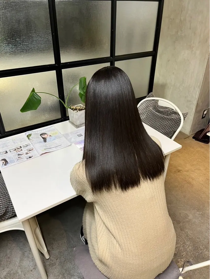 ミディアム 縮毛矯正 センターパート/ニ ュアンスパーマのヘアスタイル