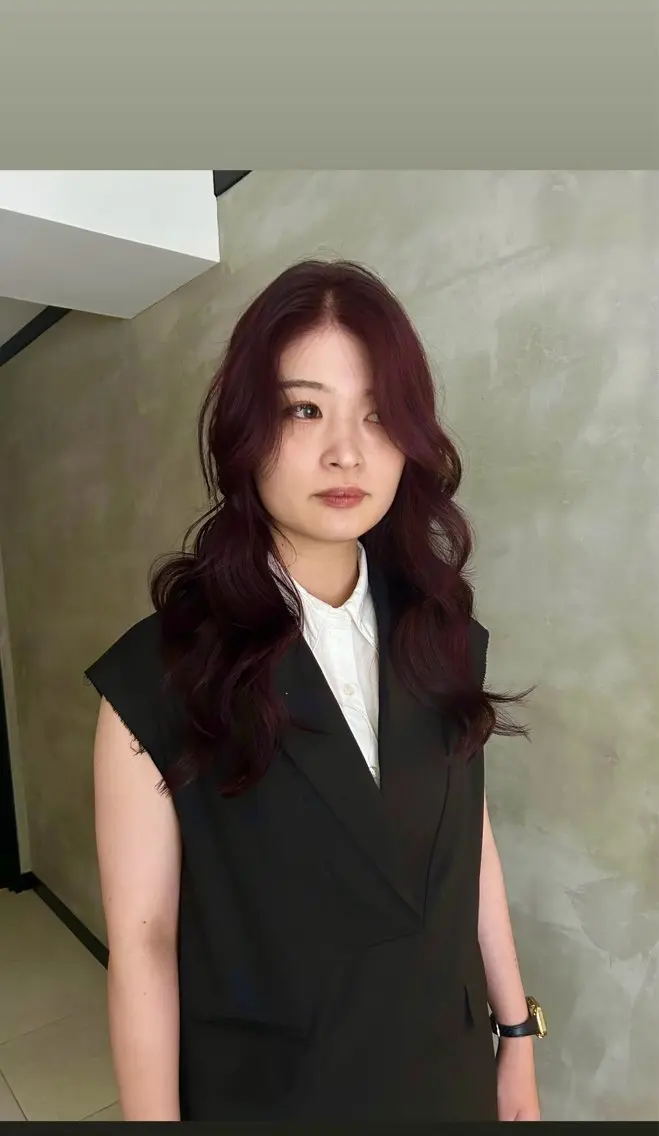 ロング カラー ヘアカラー トリートメント タナカ カナ🫧のヘアスタイル