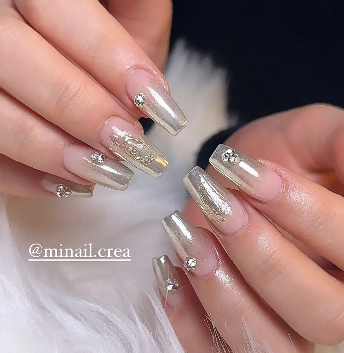 ネイル キラキラネイル ロングネイル ミラーネイル スカルプネイル シルバー CReA nailのネイルデザイン