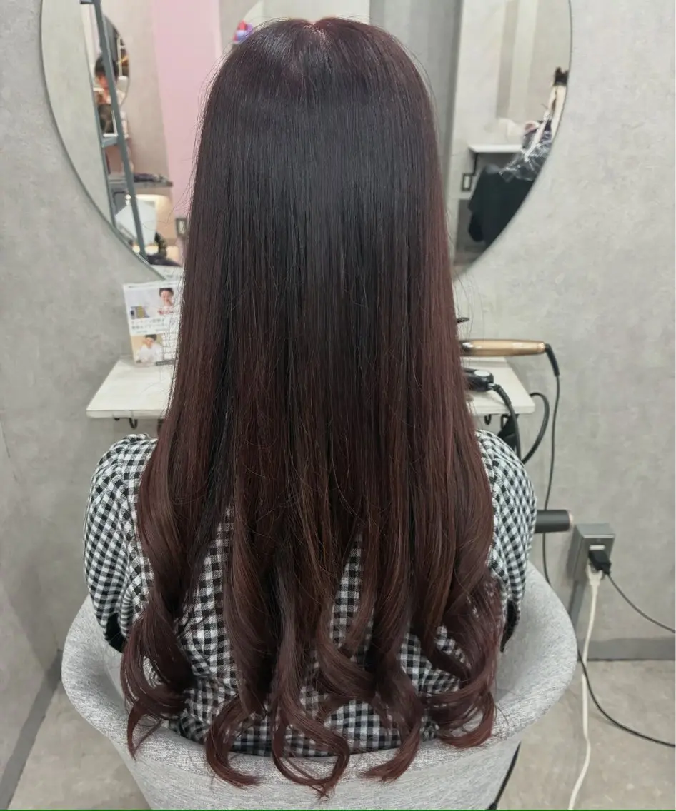 ロング カラー ブラウンカラー ピンクカラー ピンクブラウン 佐藤 琴海のヘアスタイル