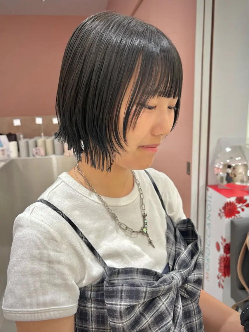 ミディアム カット ヘアカラー ダブルカラー🦖 /髪質改善⚡️しおりのヘアスタイル