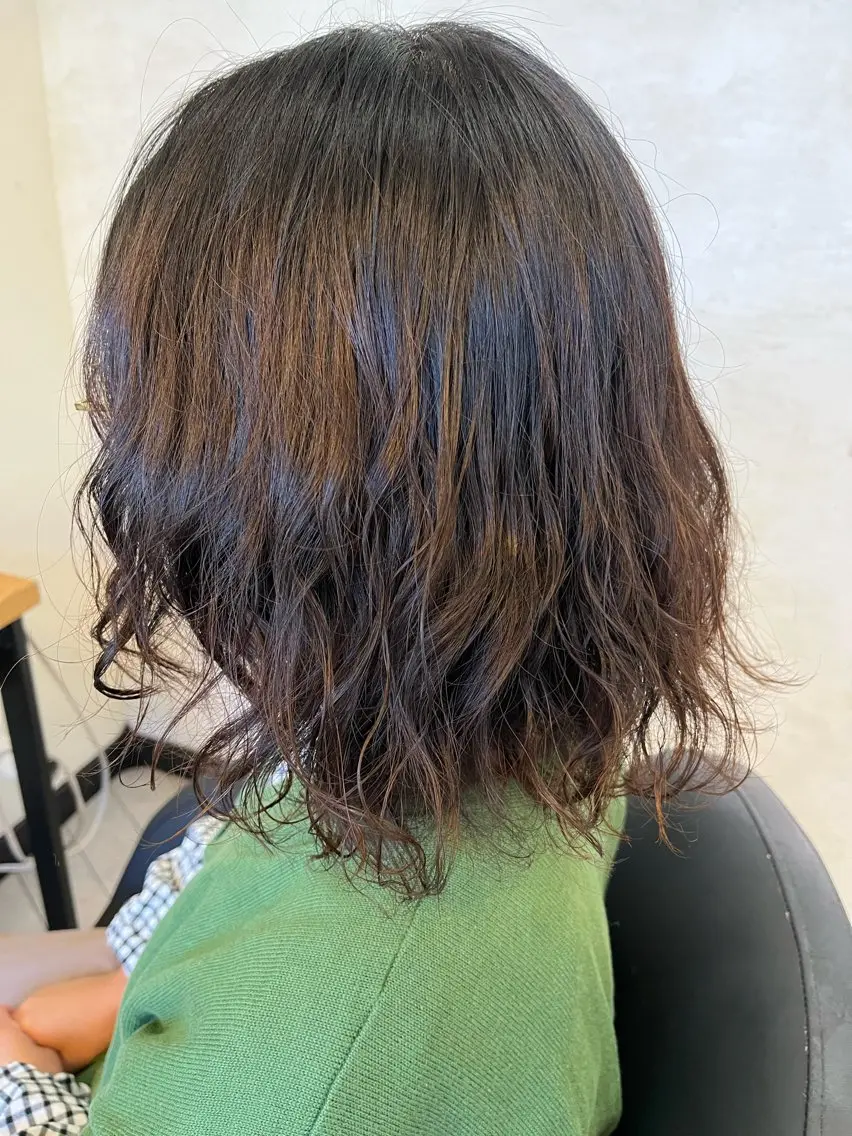 ミディアム パーマ ミディアムパーマ デジタルパーマ カット パーマ トリートメント 和田 真弥のヘアスタイル