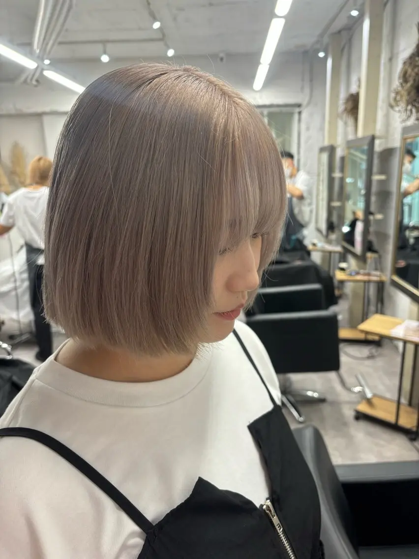 ショート カラー ハイトーン/ダブル カラー/akihoのヘアスタイル