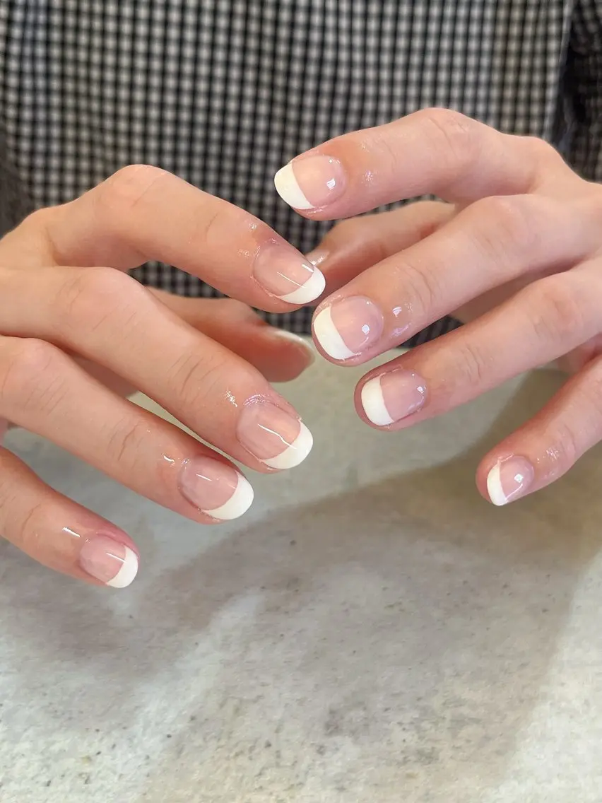 ネイル フレンチネイル シンプルネイル ハンドネイル r.nailBY α 大阪福島区/岸本🧸のネイルデザイン