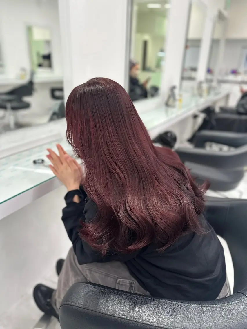 ロング カラー ヘアカラー トリートメント トレンド暖色ヘア🍒 miu🍒のヘアスタイル