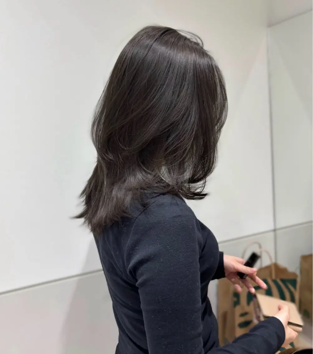 ミディアム カラー ミディアムレイヤー 透明感カラー レイヤーカット カット ヘアカラー トリートメント ナツミ/透明感カラー /酸性縮毛矯正のヘアスタイル