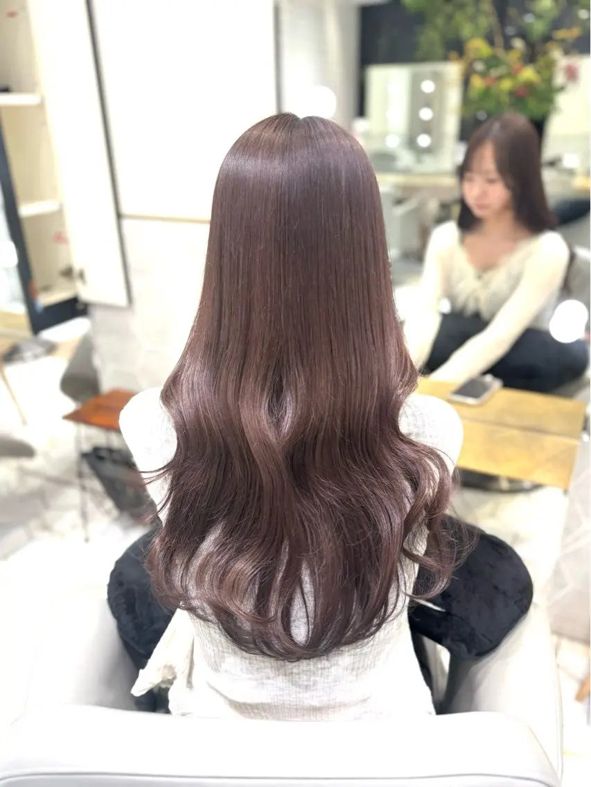 ロング カラー ベージュカラー costes 今井芽依のヘアスタイル