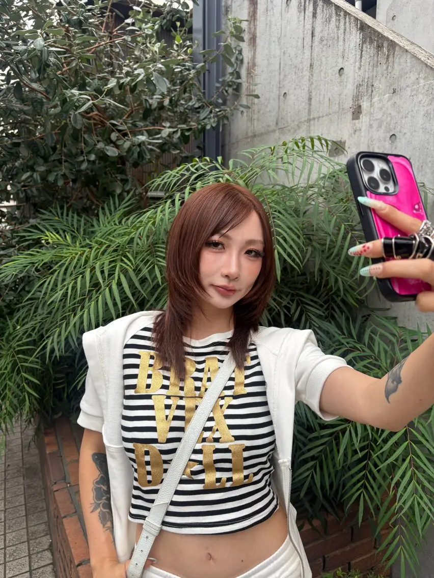 ミディアム カット ヘアカラー ANDREY RISAのヘアスタイル