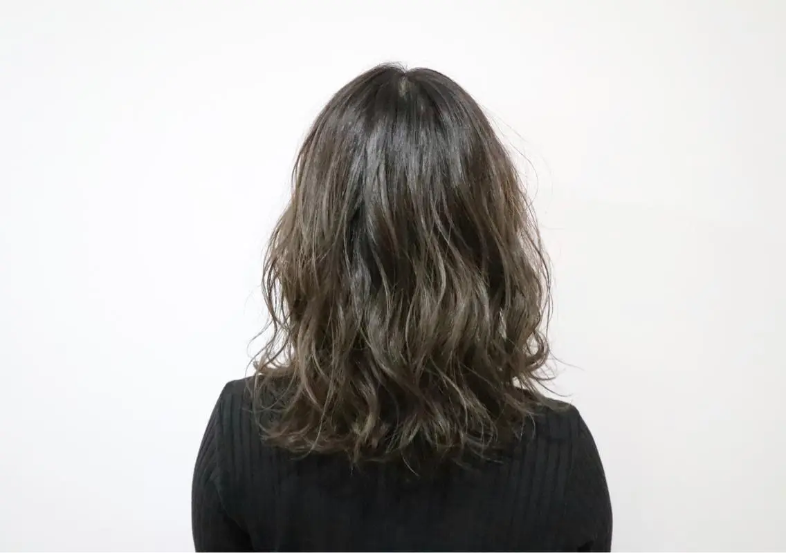 ミディアム 小川 美咲のヘアスタイル