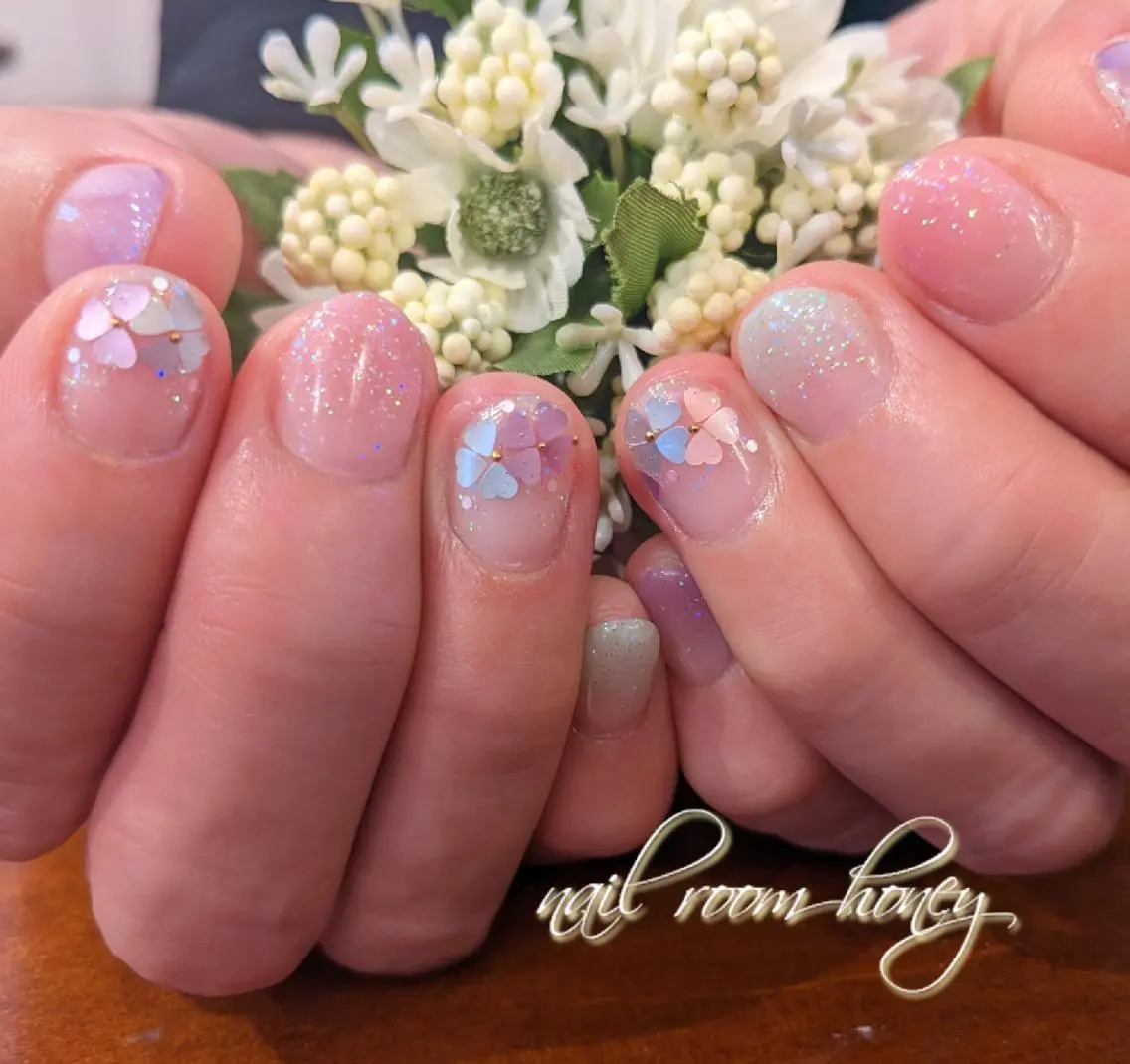 ネイル フラワーネイル グリーン ハート ピンク パープル nail room  honeyのネイルデザイン