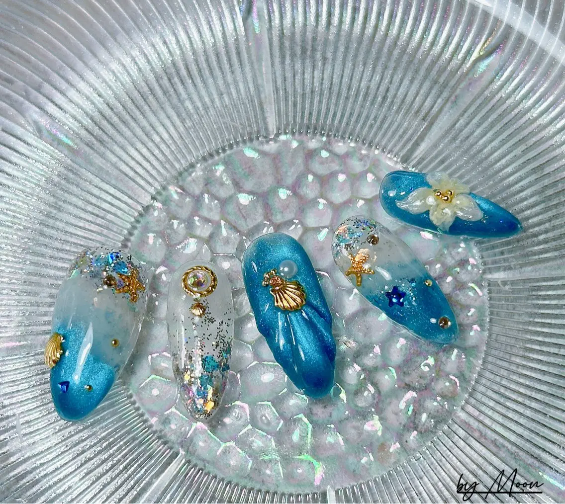 ネイル ブルー ジェルネイル キラキラネイル ラメ(グリッター) 夏ネイル Moon Nailsのネイルデザイン