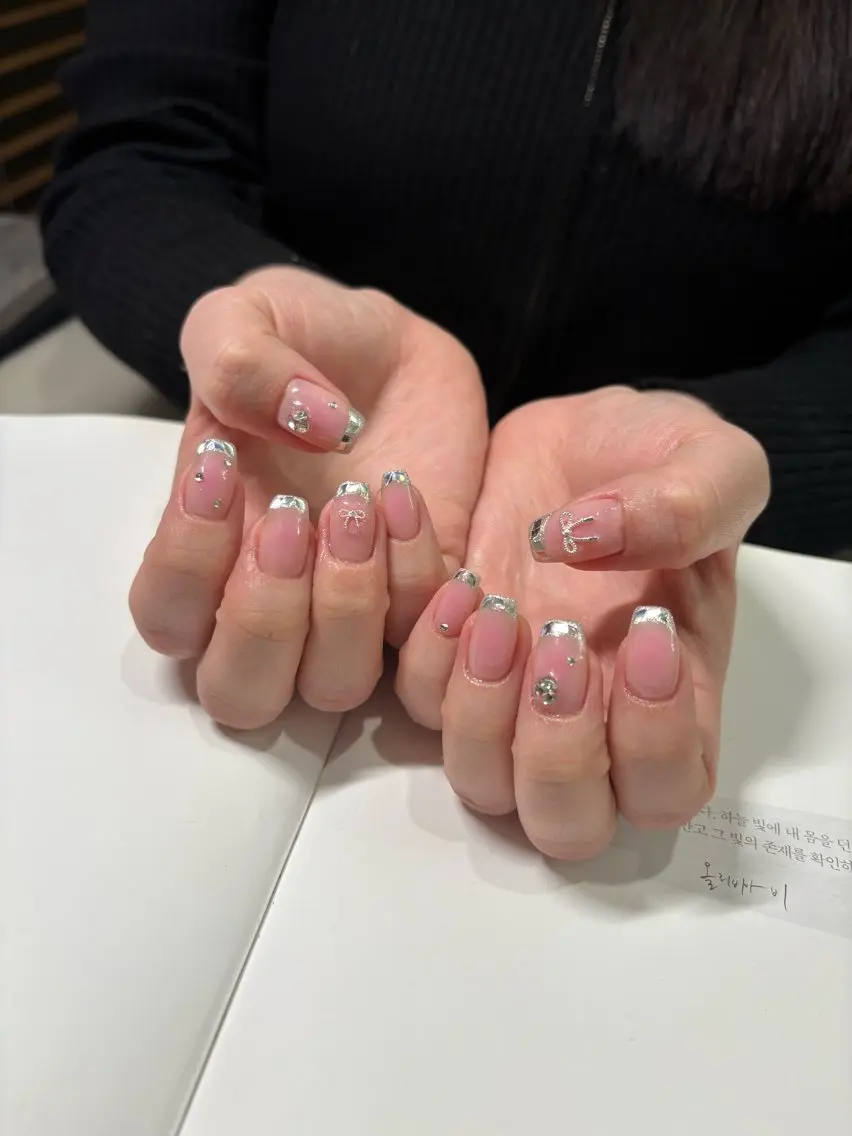 ネイル ハンドネイル ネイルズシャトン🪡 ネイリスト齊藤のネイルデザイン